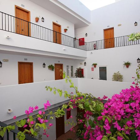 Hotel Oasis Atalaya Conil De La Frontera Exterior foto