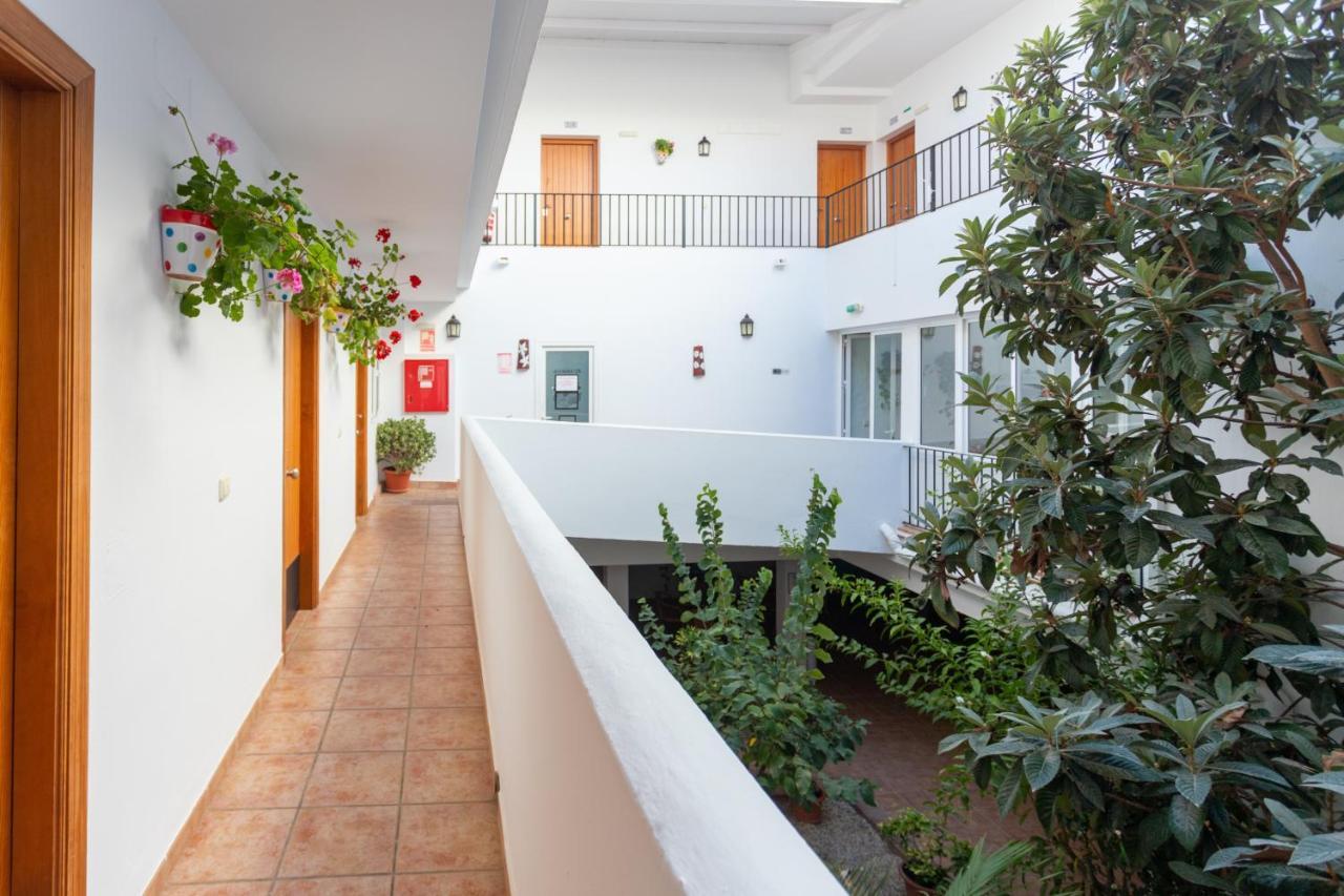 Hotel Oasis Atalaya Conil De La Frontera Exterior foto